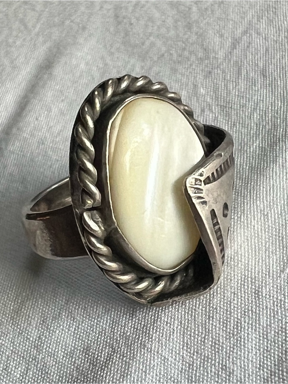 Sterling Silver Cream Mother-of-Pearl Oval Ring